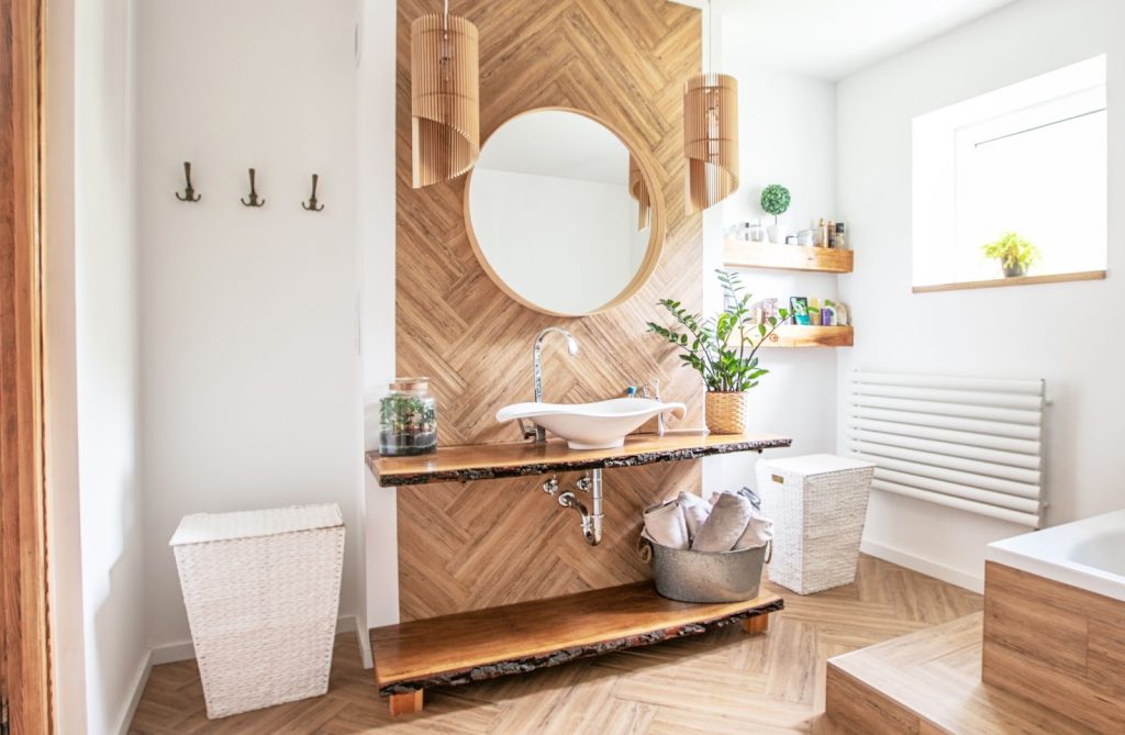 Bathroom with the Right Accessories